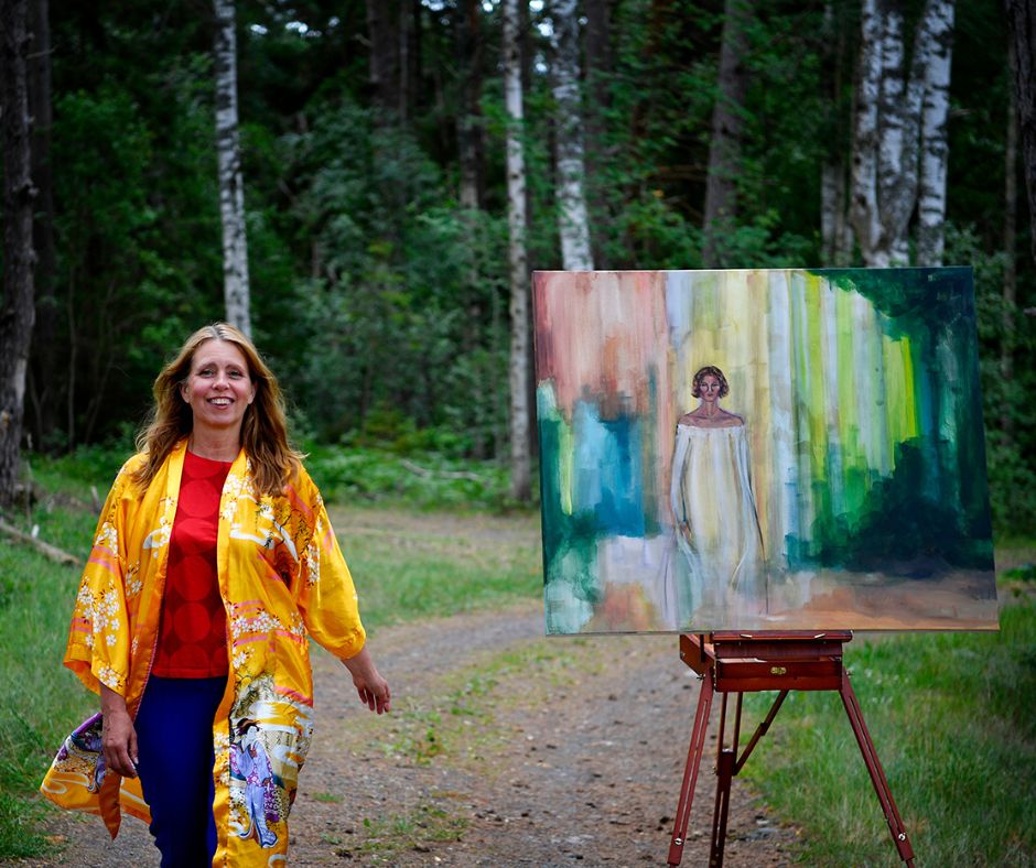 Nordic artist Ingela Johansson with the painting Summer evening in the summer studio.